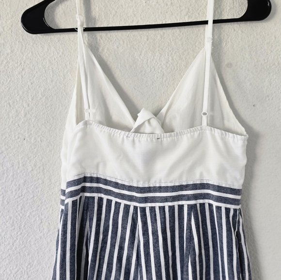 Forever 21 women's sleevesless jumpsuit white blue stripes front Cutout - Picture 8 of 13